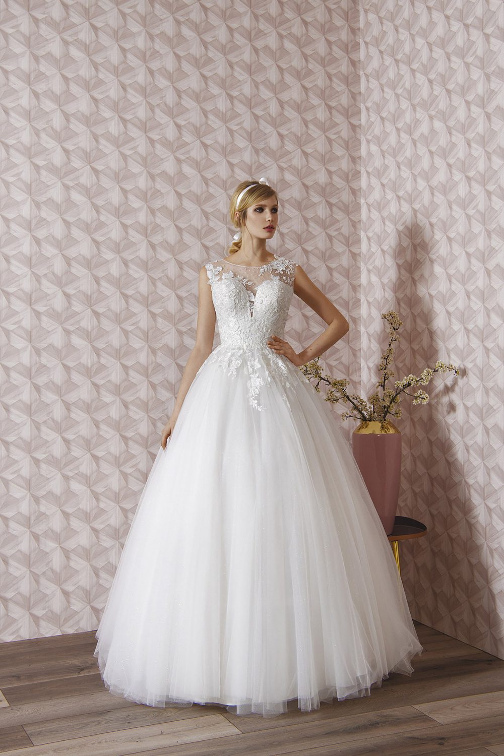 Wedding dress 8147