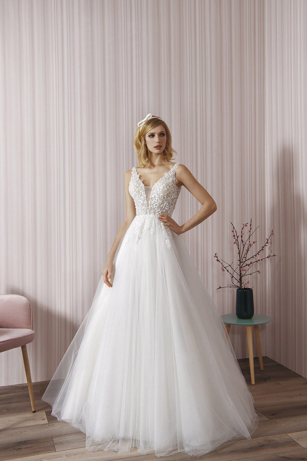 Wedding dress 8149